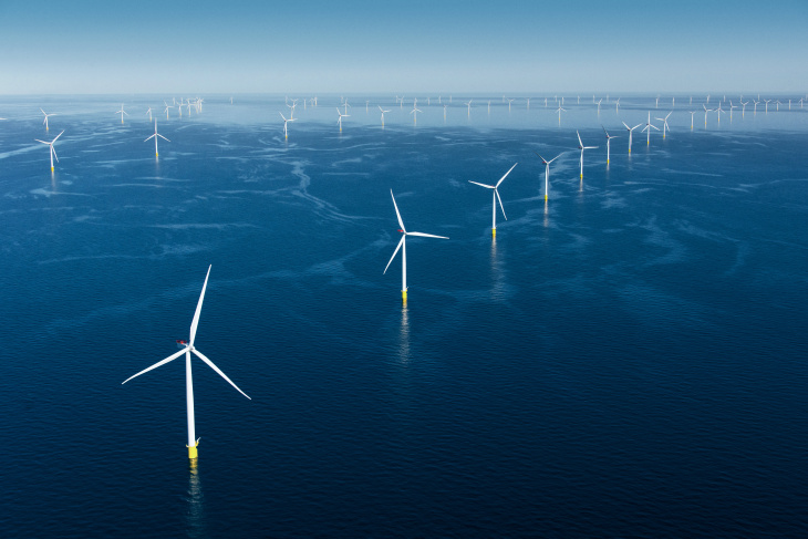 Strömungsmuster in einem Offshore-Windpark vor der Küste Dänemarks. Foto: Ørsted Orsted Anholt Full Farm View